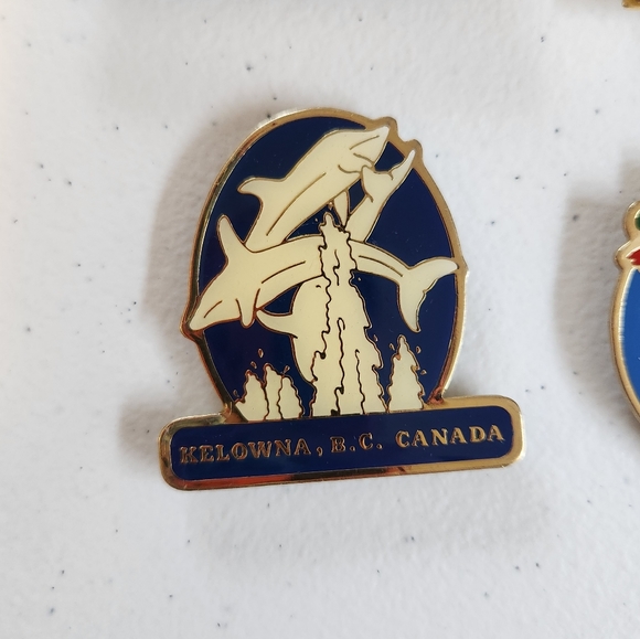 Vintage 90s Travel Magnets Fridge Magnet Mt Rainier Kelowna Ogopogo Eclectic lot - Picture 4 of 8